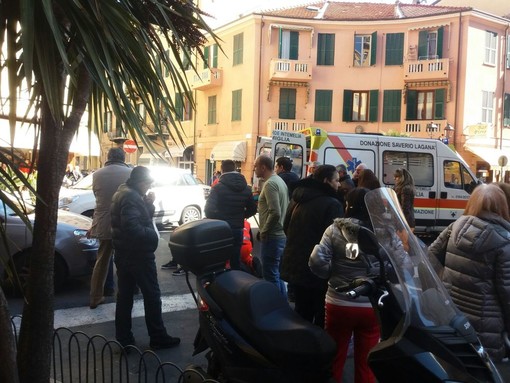 Ventimiglia: incidente in centro, investita una donna mentre attraversava la strada, interviene l'elisoccorso