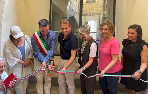 Inaugurato il nuovo spazio espositivo di Vallebona. Assessore Scajola: “Intervento di qualità che recupera locali rimasti inutilizzati”