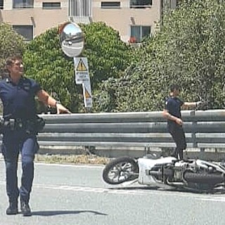 Sanremo: scontro tra moto allo svincolo per l'Aurelia Bis, 75enne finisce in Ospedale