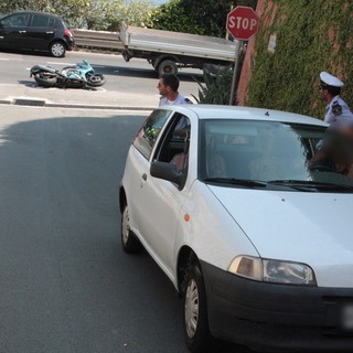 Riva Ligure: moto si scontra con auto che stava svoltando, 50enne portato in Ospedale