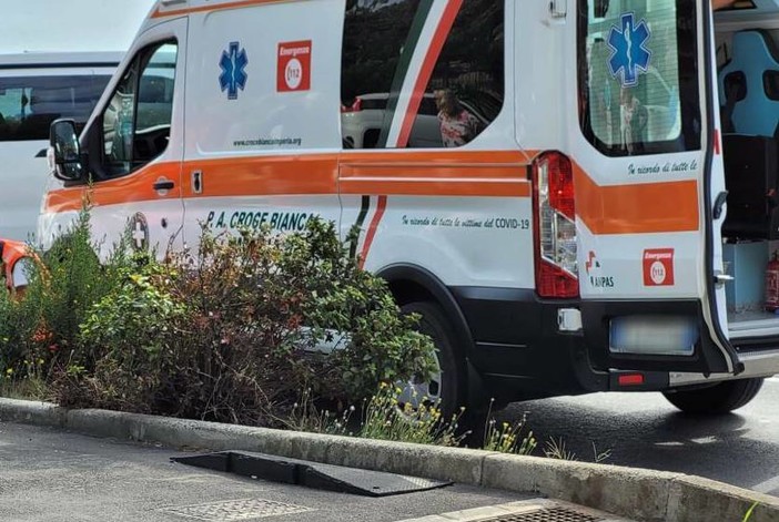 Rischia di annegare a San Lorenzo al Mare, uomo in gravi condizioni