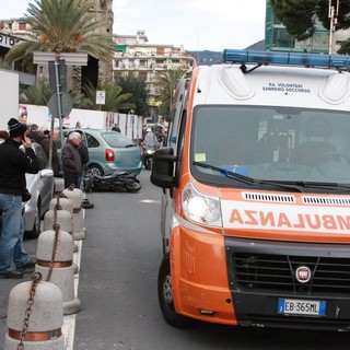 Sanremo: svolta vietata in piazza Eroi, incidente in mattinata