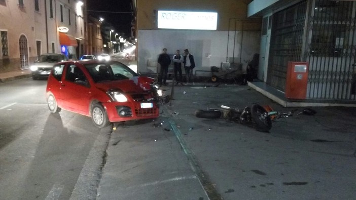 Diano Marina: violento scontro tra un'auto ed una moto sull'aurelia, centauro portato in Ospedale