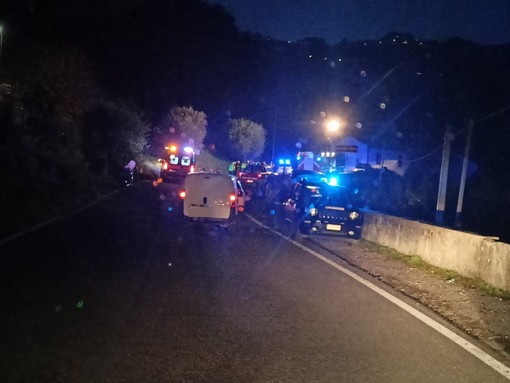 Perinaldo, si ribalta e rimane incastrata nell'auto: scattano i soccorsi (Foto)