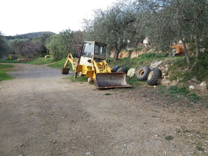 Camporosso: escavatore si ribalta in una campagna di località Ciaixe, muore 67enne bergamasco
