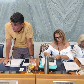 Bocciata la 'question time' sull'auto blu del sindaco Scajola presentata da Imperia Rinasce