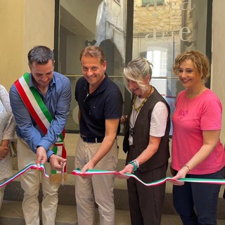 Inaugurato il nuovo spazio espositivo di Vallebona. Assessore Scajola: “Intervento di qualità che recupera locali rimasti inutilizzati”