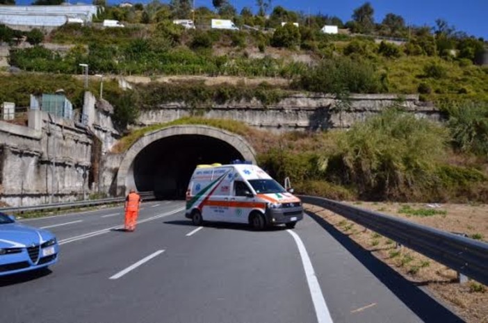 Lavori di manutenzione ordinaria alla galleria 'Bussana': mercoledì notte chiusura dell'Aurelia Bis