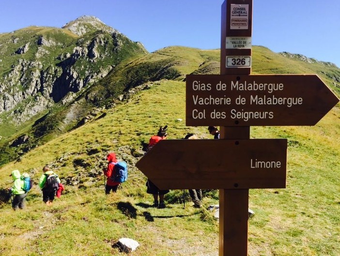 Monesi Young: l'impresa è compiuta! Il gruppo partito giovedì mattina da Imperia è arrivato a Limone