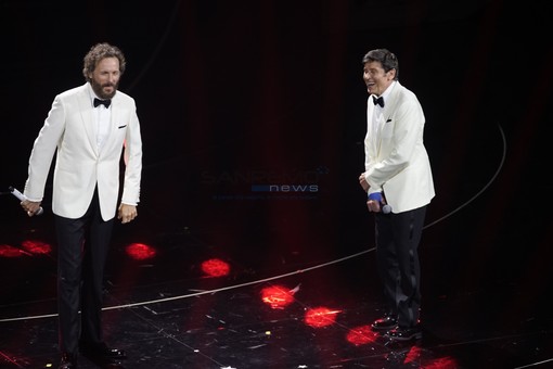 72° Festival di Sanremo: Jovanotti infiamma l'Ariston duettando con Gianni Morandi