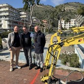 Ventimiglia, ruspe in azione in via Tacito. Di Muro: &quot;Sorgeranno nuovi servizi sportivi&quot; (Foto)