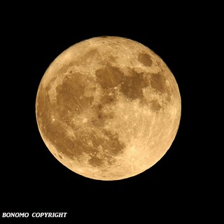 Sanremo: le immagini della luna da record di ieri sera, negli scatti di Tonino Bonomo