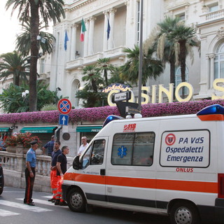 Sanremo: cade con lo scooter, lievi escoriazioni per un 60enne in corso Imperatrice