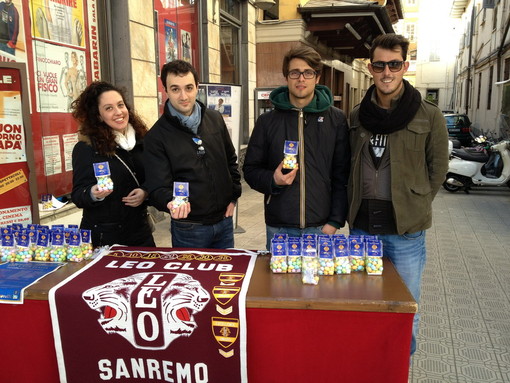 Sanremo: oltre 400 euro di ricavato per il banchetto organizzato dai giovani soci del Leo Club