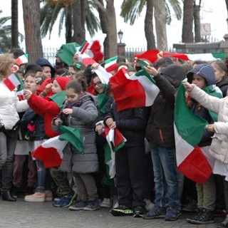 Ventimiglia: le foto della manifestazione Lions per la consegna del Tricolore e della Costituzione ai bimbi delle scuole