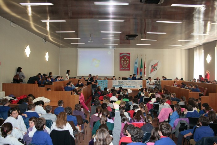 Ventimiglia: 300 bambini delle elementari, 'Guardiani del mare e della spiaggia'