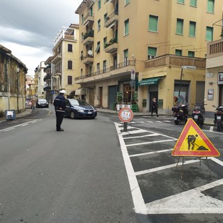 Imperia: partiti questa mattina i lavori per il rifacimento della rete fognaria in via XXV Aprile, qualche disagio per la viabilità