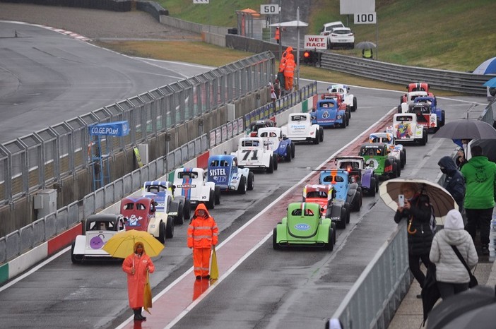 La pioggia non ferma il Team Legend Cars Sanremo sul circuito Internazionale di Riccardo Paletti