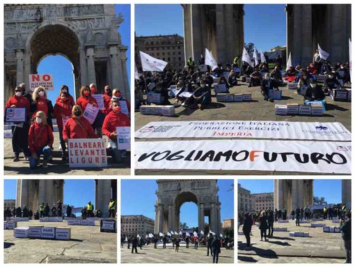 &quot;Vogliamo futuro&quot;, gli operatori del turismo scendono in piazza a Genova: &quot;Situazione drammatica, famiglie vivono condizione imbarazzante&quot; (foto e video)