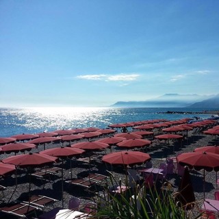 Ai bagni Marina Beach di Bordighera si respira già aria d'estate