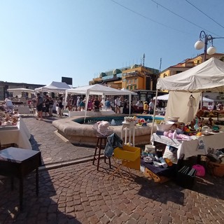 Sanremo: domenica torna il mercato dell'antiquariato in centro