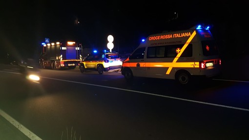 Tragedia a Latte: uomo sale sul tetto del treno e muore folgorato. Circolazione ferroviaria interrotta sulla Ventimiglia-Nizza (Foto)