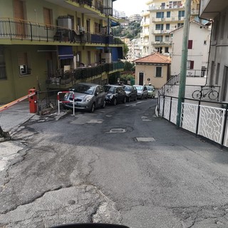 Sanremo: strada Borgo in condizioni di degrado e insicurezza, le richieste di una nostra lettrice