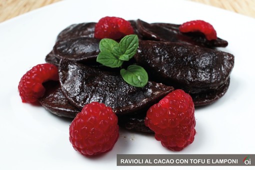 MercoledìVeg di Ortofruit: oggi prepariamo ravioli al cacao ripieni di tofu e lamponi