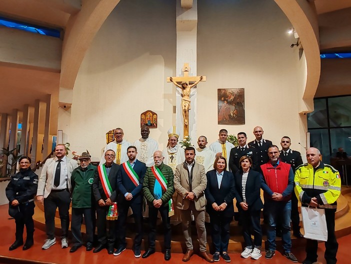 In attesa del Giubileo 2025, Vallecrosia festeggia San Francesco e dà il via alla 'Missione popolare' (Foto e video)