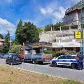 Ventimiglia, vendeva in zona interdetta: camion e merce sequestrati in frontiera (Foto)