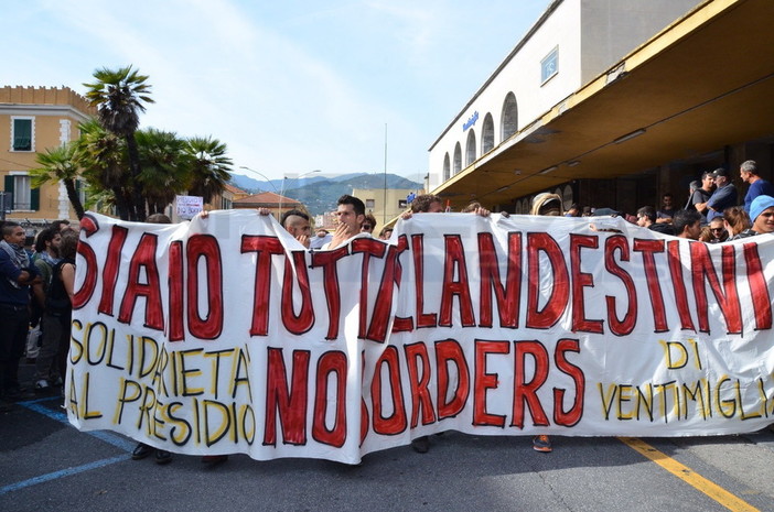 Una manifestazione dei 'No Borders' della scorsa estate