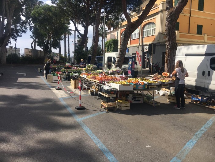 Diano Marina: dal 26 dicembre il mercato del martedì torna alla consueta disposizione