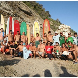 Ventimiglia: surfisti ed artisti uniti per salvare la spiaggia delle Calandre, dal 23 al 25 giugno diverse iniziative