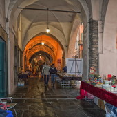 Torna il Mercatino dell’Antiquariato, a Pieve scattano i divieti in centro al paese