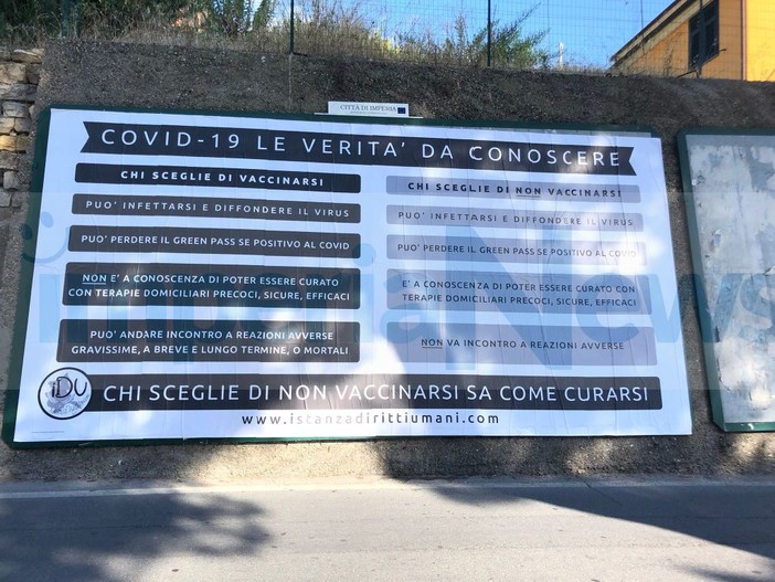 Imperia, maxi manifesto 'no vax' affisso di fronte l'ospedale di Imperia: uno 'schiaffo' morale a tutti i sanitari impegnati nella lotta al Covid (foto)