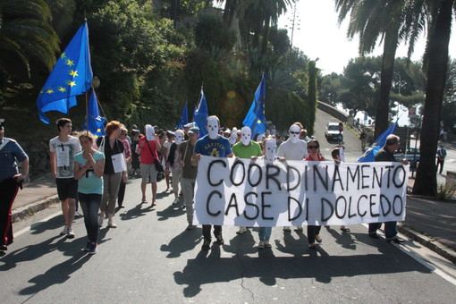 Imperia: domani mattina nuovo corteo di protesta dei proprietari delle villette di Dolcedo