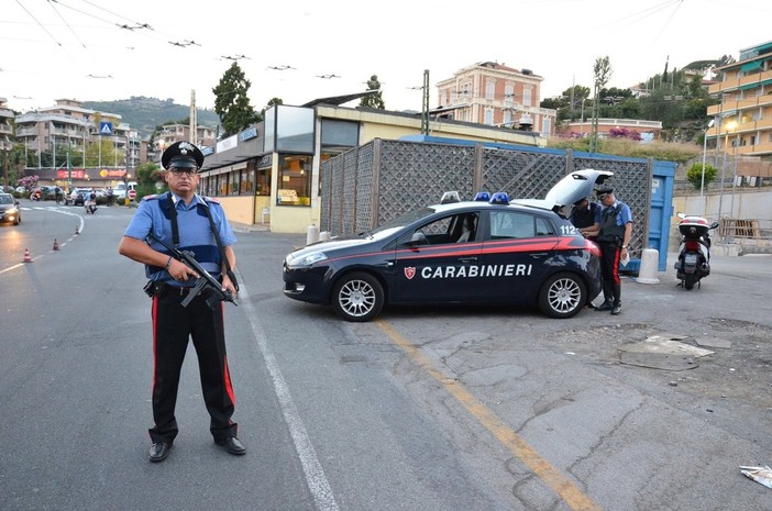 Posti di blocco dei Carabinieri in tutta la provincia di Imperia: maxi controllo del territorio per l'estate