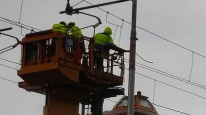 Maltempo nel savonese, ripristinato il traffico sulla linea ferroviaria Ventimiglia - Genova (Foto e Video)