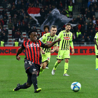 Nice - Anger, una fase di gioco (foto tratta dal sito dell'OGC Nice)