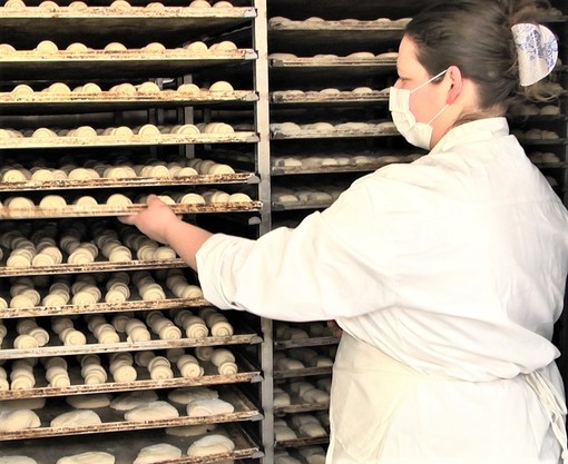 Prodotti di eccellenza e antiche ricette dei maestri artigiani CNA: le focacce e i dolci del Panificio Nervino di Imperia