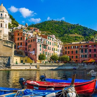 Noleggiare una barca per visitare i posti più belli della costa ligure