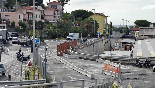 Sanremo: nuova segnaletica stradale attorno al Mercato dei Fiori, un lettore &quot;Gli automobilisti fanno quello che vogliono&quot;