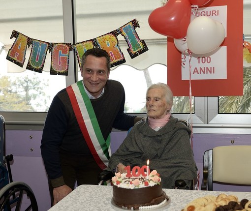 Diano San Pietro: tanti auguri a nonna Giovannina che ha appena compiuto 100 anni