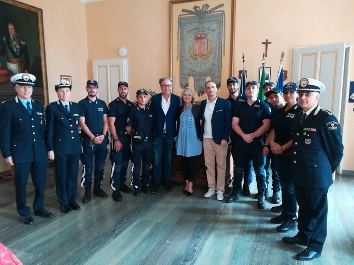 Sanremo: ricevuti in Comune dieci nuovi agenti di polizia locale che hanno preso servizio nei giorni scorsi