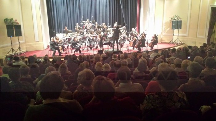 Grande successo ieri sera per l’Orchestra Sinfonica con il concerto “Le più belle Canzoni di Sanremo”