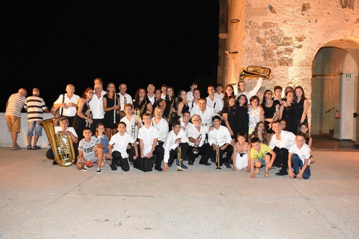 Ventiimiglia: questa sera spettacolo musicale al Belvedere Resentello