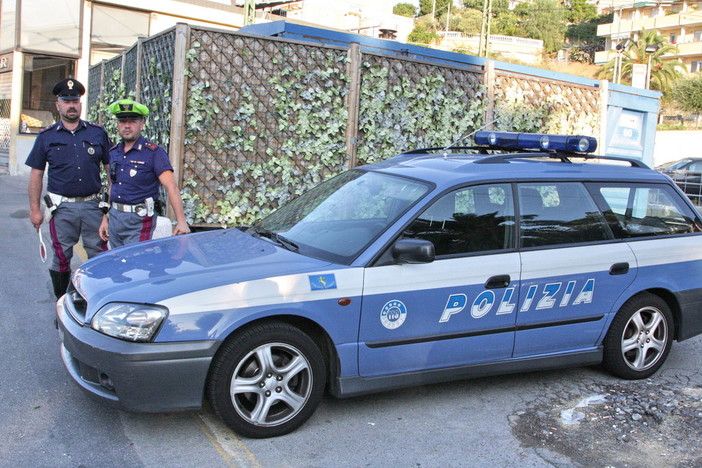 La Polizia Stradale sequestra cinque officine abusive in provincia di Imperia