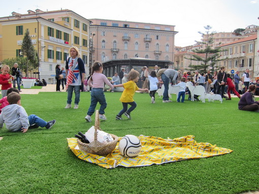 Sanremo: politici alla manifestazione di ieri, la replica di Loretta al PRC &quot;Non avete capito le mie parole!&quot;