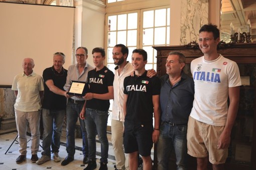 Sanremo: una targa da parte dell'Amministrazione alla nazionale di Downhil, dopo il grande successo alla Coppa del Mondo