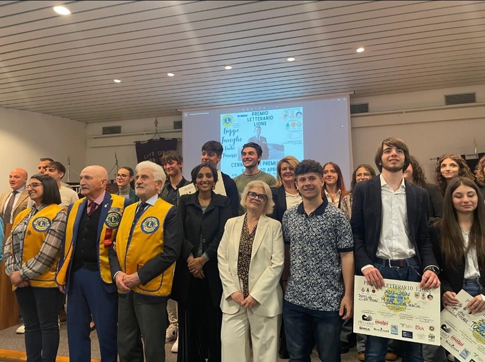 Il Liceo Cassini di Sanremo vince ad Alba due prestigiosi e considerevoli premi (foto e video)